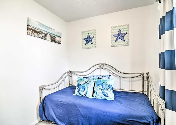 Steps To Beach! Walkable Gulf Coast Retreat