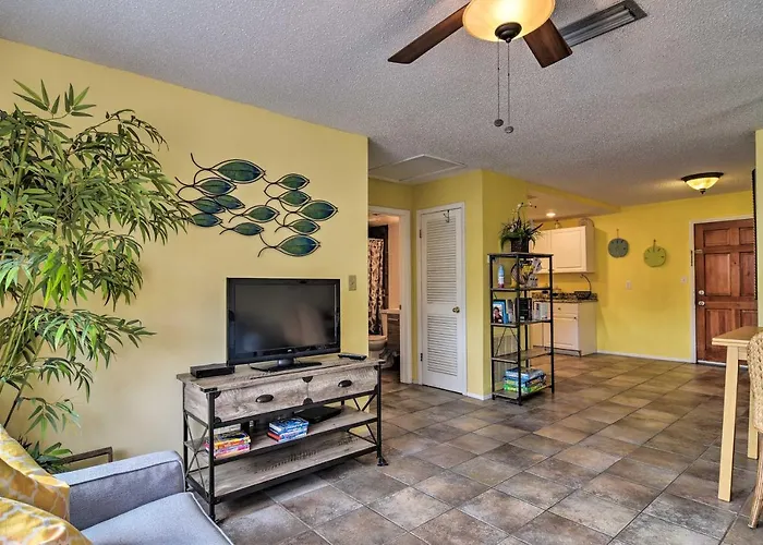 Holiday home Steps To Beach! Walkable Gulf Coast Retreat