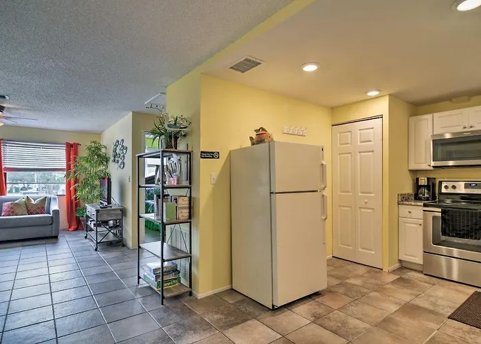 Holiday home Steps To Beach! Walkable Gulf Coast Retreat