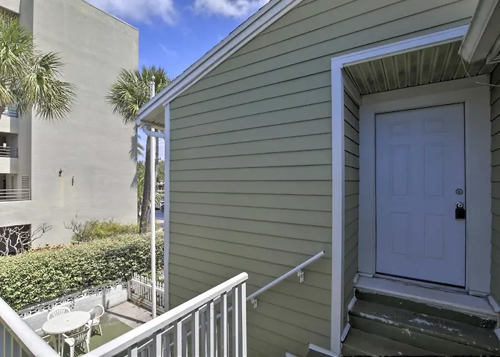 Steps To Beach! Walkable Gulf Coast Retreat