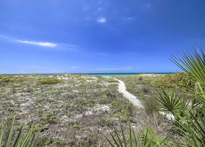 Steps To Beach! Walkable Gulf Coast Retreat Holiday home Clearwater Beach